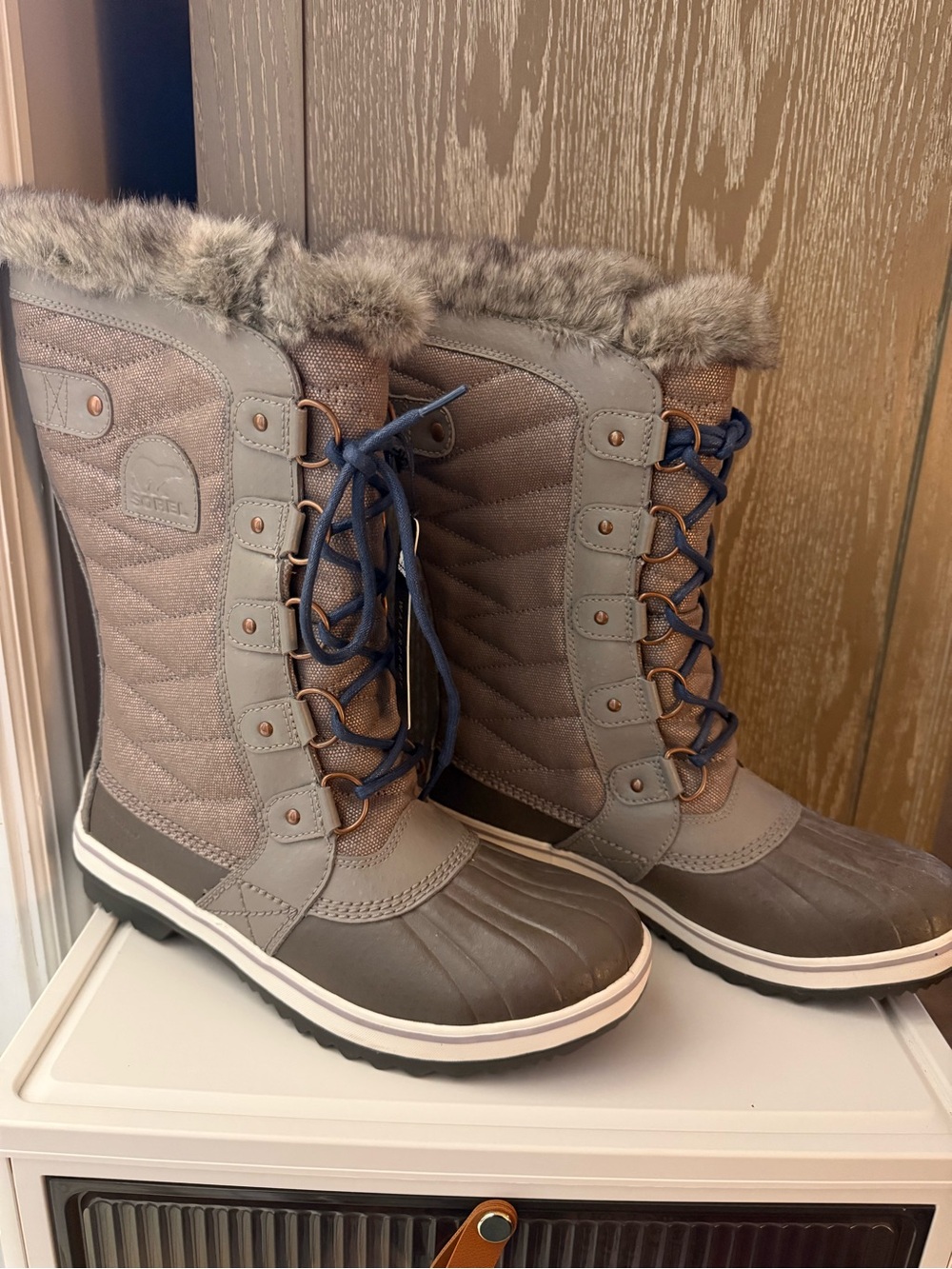Sorel Women's Grey and Brown Fur-Trim Lace-Up Winter Boots
